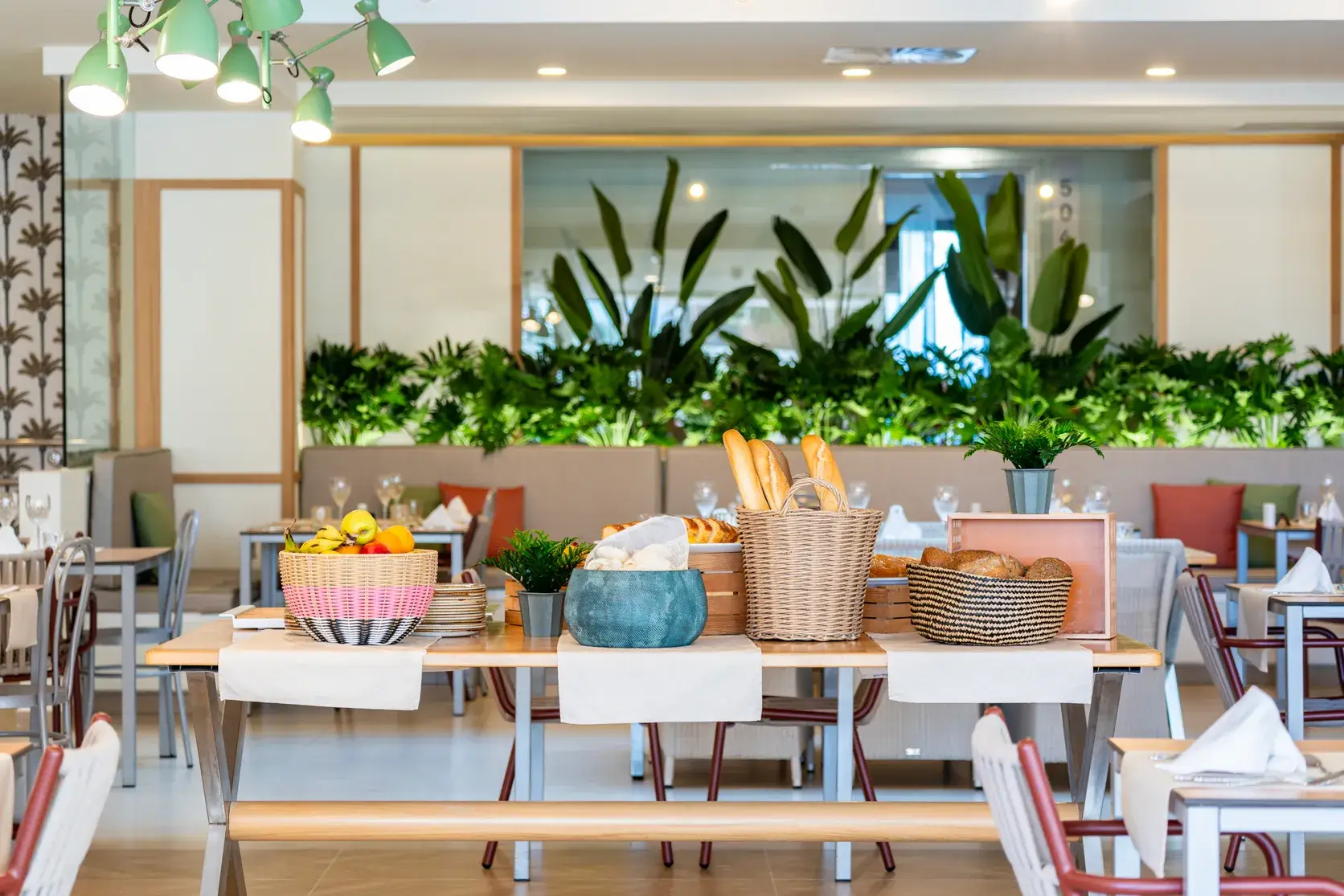 Anamar Buffet 5