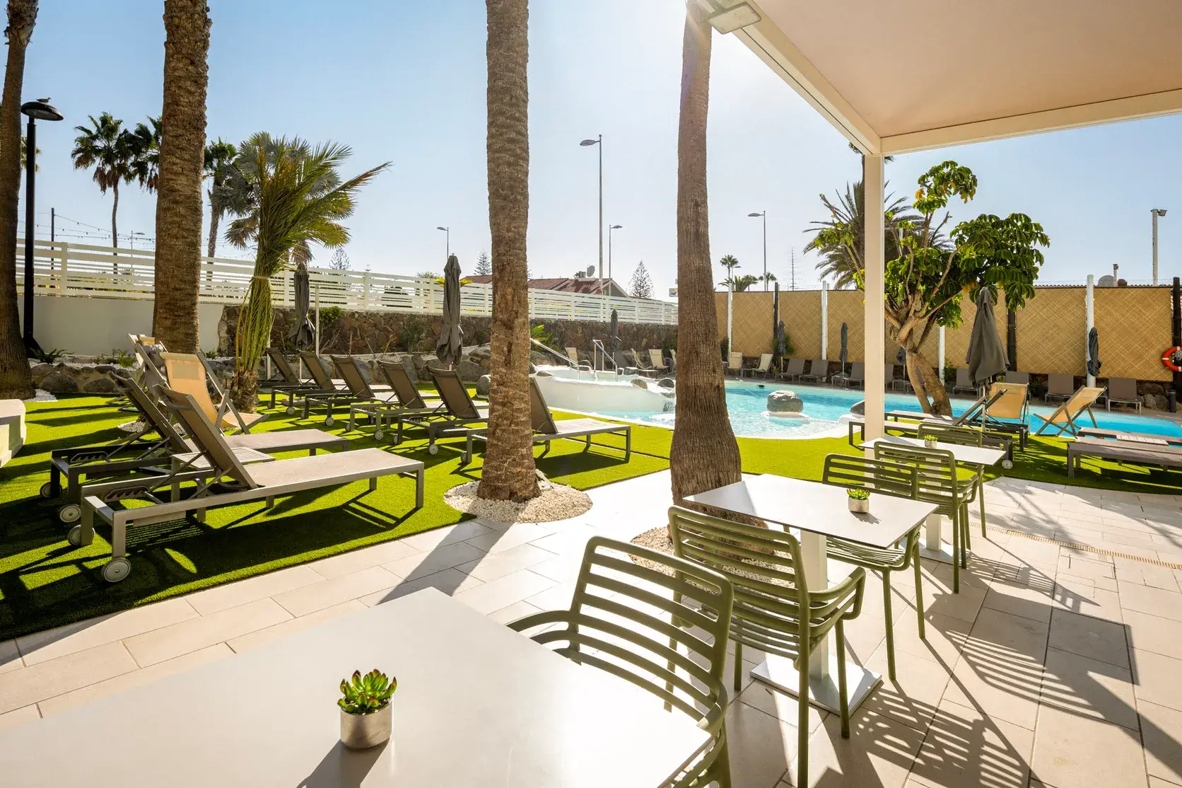 Anamar Pool Bar & Snacks 1